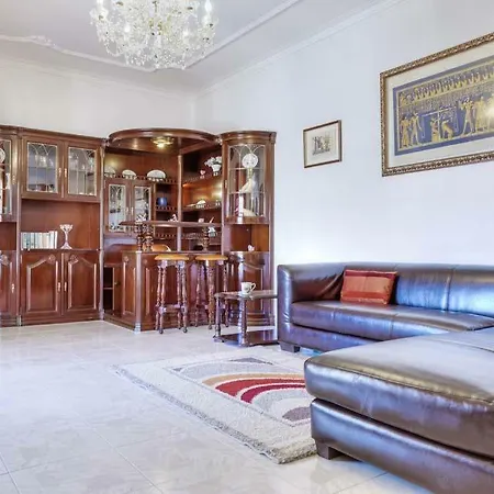 Sleeps 8 Pool Air Con Wifi * Gale de Cima