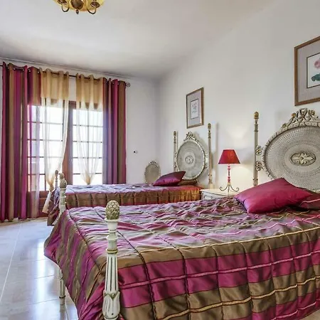 Sleeps 8 Pool Air Con Wifi Willa *