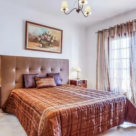Sleeps 8 Pool Air Con Wifi * Gale de Cima